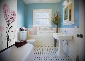 Kính màu nhà vệ sinh tại Hà Nội